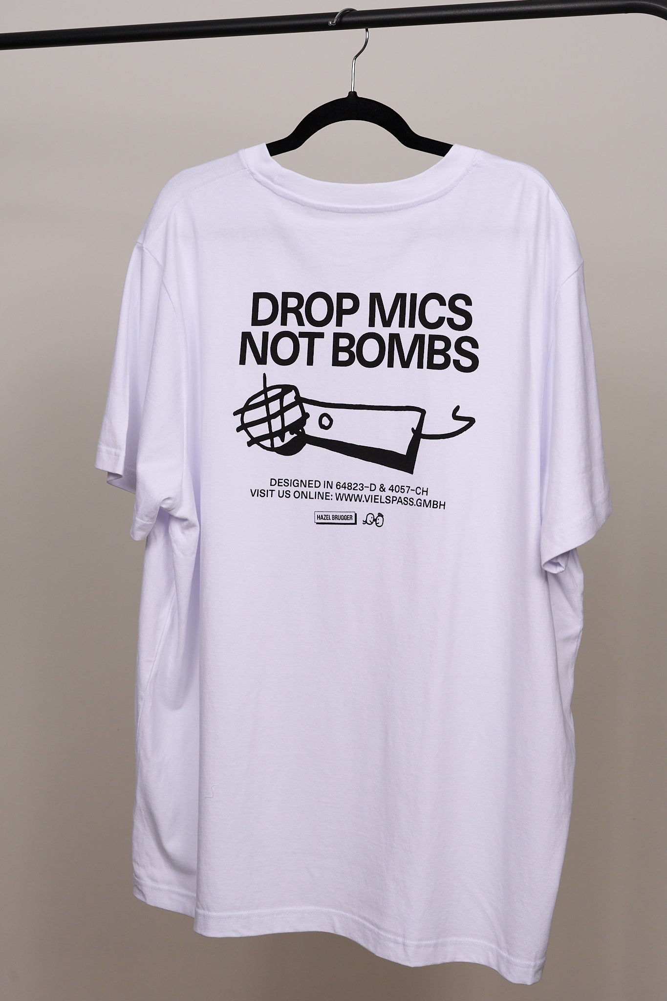 SHIRT "DROP MICS NOT BOMBS"