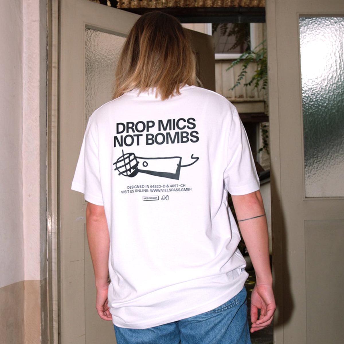 SHIRT "DROP MICS NOT BOMBS"