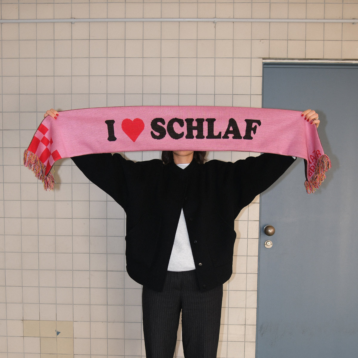 SCHAL "MUTTI IST KAPUTTI"